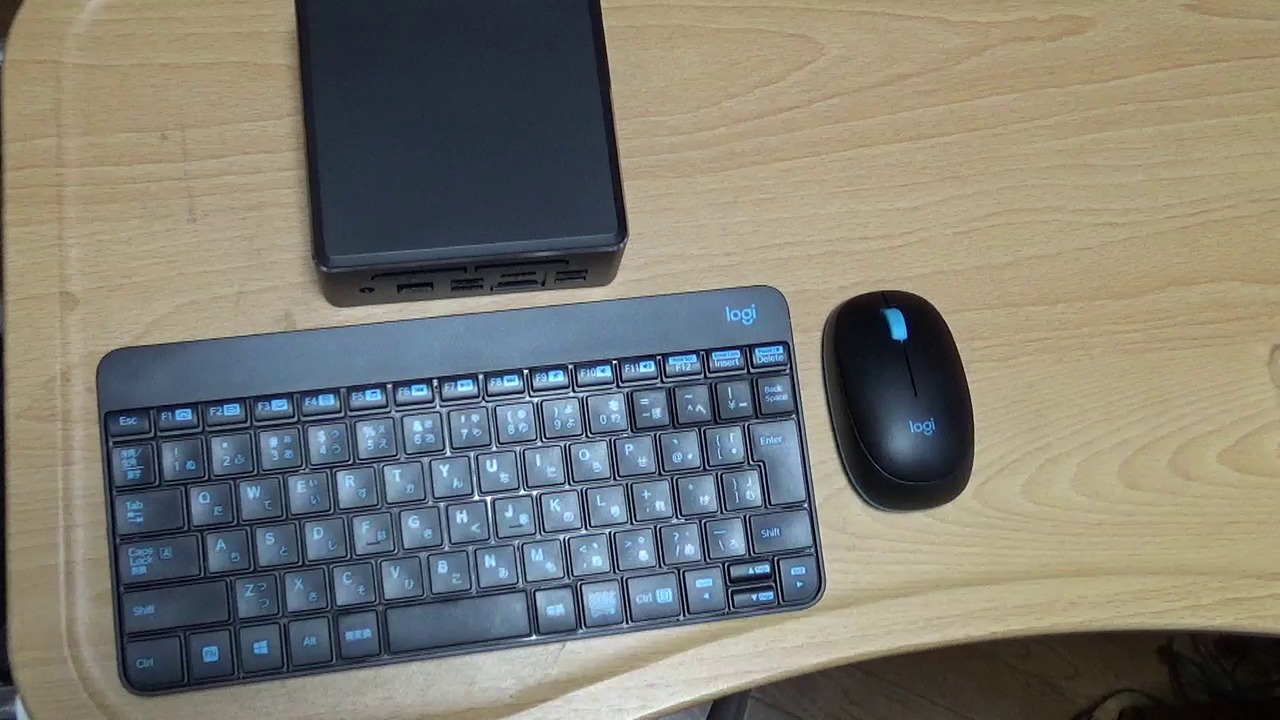 本体とキーボード，マウス