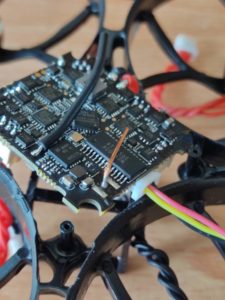 カメラケーブルの干渉