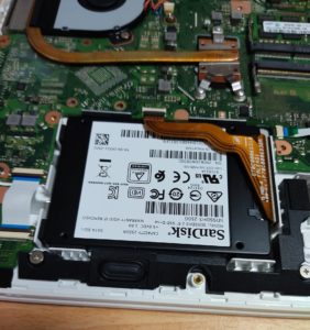 SSDのセット完了